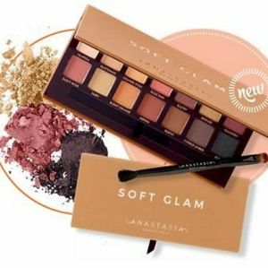 Anastasia Soft Glam Pallete